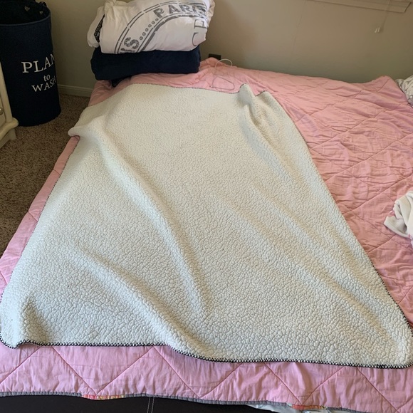 RARE VS PINK Girl power doodle blanket - Picture 5 of 5